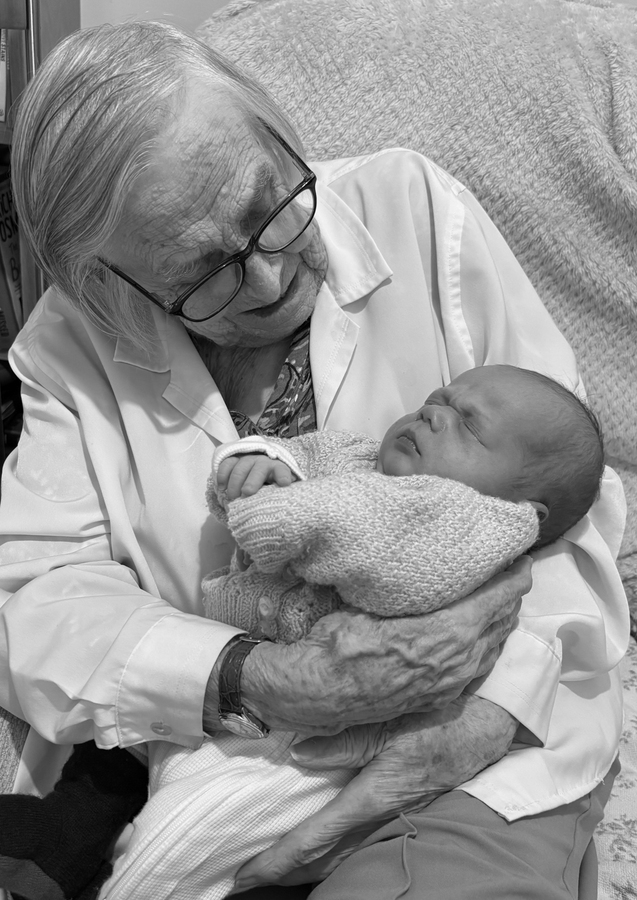 07 100 years old and brand new-Jh